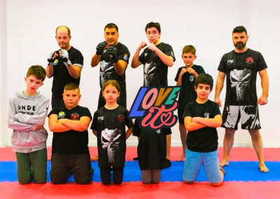 VEM FAZER A TUA AULA DE KRAV MAGA KIDS